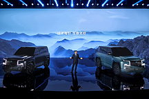 能原地掉頭，能應(yīng)急浮水，還能橫向移動，仰望要?dú)偭耍?></a>
                                    </div>
                                    <div   id=