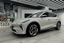 設(shè)計(jì)別致，配置拉滿，亮點(diǎn)一籮筐，智己LS7配得上它的價(jià)位嗎？