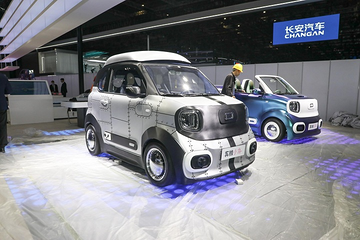 奔腾小马亮相上海车展，微型电动车还能玩出这般新花样？