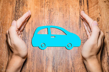 用“讲故事”的方式造车