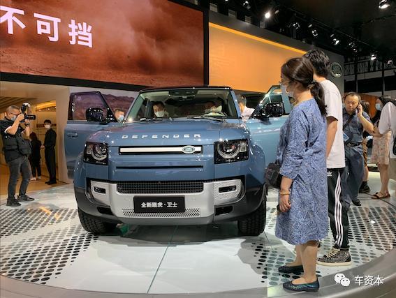 車展變身“特賣場(chǎng)”！疫后首個(gè)“復(fù)蘇”的A級(jí)車展現(xiàn)場(chǎng)：消費(fèi)者觀展熱情高漲，媒體日遭遇“破壁”
