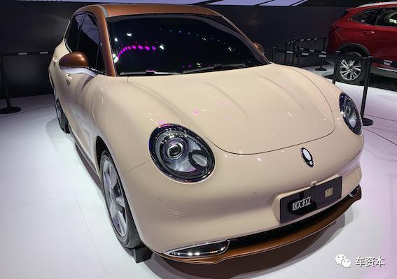 車展變身“特賣場(chǎng)”！疫后首個(gè)“復(fù)蘇”的A級(jí)車展現(xiàn)場(chǎng)：消費(fèi)者觀展熱情高漲，媒體日遭遇“破壁”