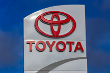 丰田牵手宁德时代：绕不过的纯电动路线，如今加码还来得及吗？