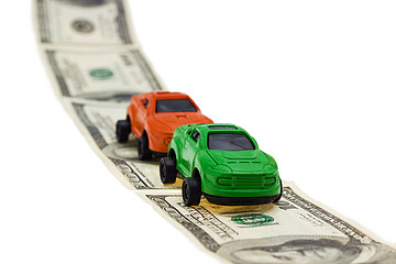 近4000亿资本入局！众多地产商缘何争食新能源汽车产业