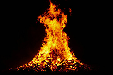 监管力度增强！分工趋于明晰！车市遇冷下的汽车金融行业这样逆势“取暖”