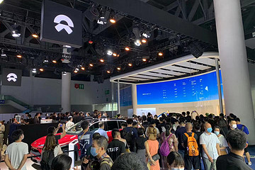 一年暴涨996%！穿越“生死线”后，蔚来汽车如何撑起高估值？