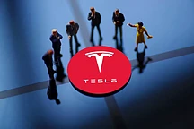 特斯拉公布事故数据：30分钟超40次刹车！维权背后监管现难题