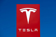 潮州特斯拉車(chē)禍致2死3傷！車(chē)主家屬控訴，特斯拉做出三點(diǎn)回應(yīng)