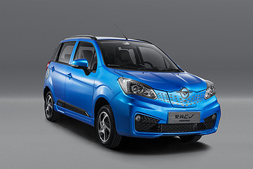 国六来临，买国六燃油车还是新能源汽车，4S店员推荐这款车