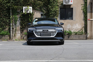 奥迪首款纯电车型 图解e-tron 55 quattro专享型