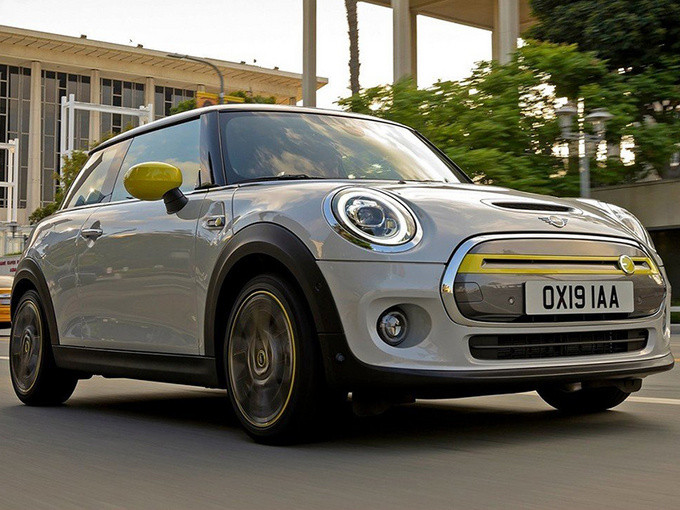 MINI純電動(dòng)車售價(jià)曝光 年內(nèi)國產(chǎn)/競爭奔馳Smart-圖1