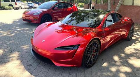 特斯拉Roadster和Model Y