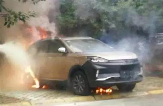 “水逆期”的威馬，內憂外患接踵而至