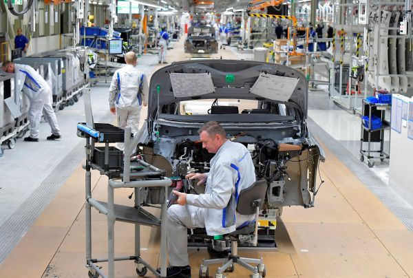 大众改造欧洲工厂投产电动汽车 外媒：无此先例