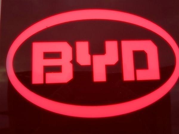 BYD объединяется с China Mobile для расширения стратегии: ключи от грузовика с SIM-картой 5G уже здесь