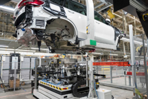 为支持新电动车型 宝马最大工厂的电池产能翻倍