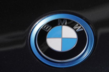 宝马二季度运营利润下降近半