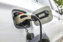 高端电动汽车交通事故率比传统汽车高40%