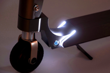 现代·起亚汽车推出车辆内置式电动踏板车 打通“最后一英里移动出行”