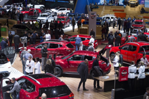 逃离传统车企之困：高管变动、瘦身揽才高频上演