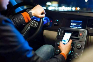 开车玩手机将被重罚 澳大利亚推新法规