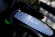 特斯拉发布新款液冷充电连接器专利