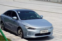 纯电和插混在市场谁更受欢迎？看吉利和比亚迪的选择就知道了