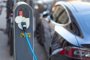 东莞厚街：首座大型集中式公共充电站投用