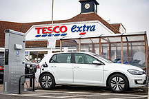 大众联手乐购和Pod Point在英国推出了超过100个充电站