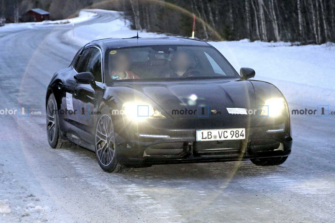 porsche-<a class='link'  target='_blank'>taycan</a>-cross-turismo-spy-photo.jpg