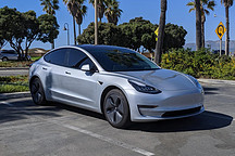 特斯拉学坏了，OTA升级提速要2000美元