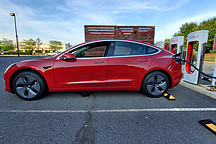 即使你是马斯克，也得向新冠低头