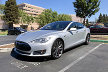 特斯拉汽车又又又降价了，这次我想劝你一定要稳住