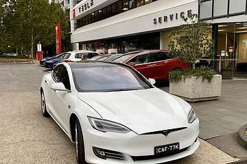 402英里！特斯拉Model S LRP EPA續(xù)航出爐