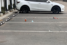 一张特斯拉超充站照片引发的购物车理论大讨论