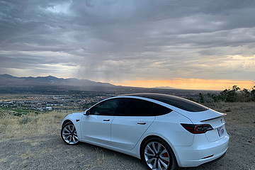 特斯拉第二季度车辆安全报告！安全辅助精准驾驶