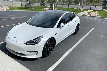 汽車(chē)制造商紛紛求助特斯拉，不買(mǎi)積分將面臨145億歐元罰款