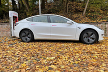 为特斯拉、蔚来和小鹏汽车的科技买单