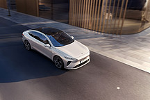 蔚来轿车ET7发布，太过惊艳反而让我对特斯拉更加期待