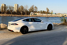 特斯拉EAP增强版自动辅助驾驶功能，值得买吗？