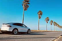 辟谣式营销，特斯拉中国终于上道了