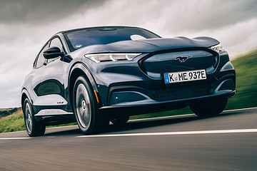 對標特斯拉Model Y，電動馬車福特Mach-E國內(nèi)上市