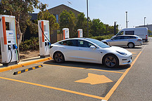 特斯拉今天所遭受的一切，都是无法避免的