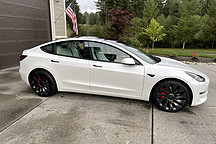 晚買有折扣？特斯拉高級車載娛樂服務(wù)包免費期已縮短至30天