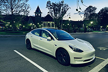 特斯拉開始向不斷延后提車的預(yù)訂者發(fā)出最后通牒