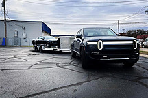 Rivian R1T的第一次真实路况拖车测试