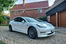 當(dāng)HW4.0遇上價格連漲，特斯拉準(zhǔn)車主該等還是該出手？