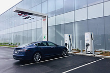 馬斯克改口，目標100萬輛自動駕駛出租車改成了測試車輛