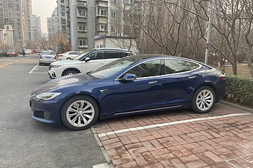 5岁的特斯拉Model S，花钱解锁电量值不值？