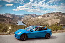 特斯拉FSD、智能召喚、人形機器人新進展